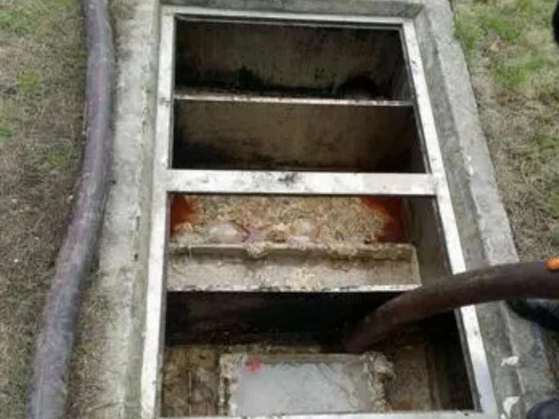 江汉石油管理局隔油池清理